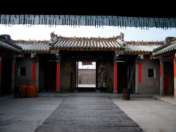 陈氏祖祠位于广东省汕头市潮阳区西部,<a data