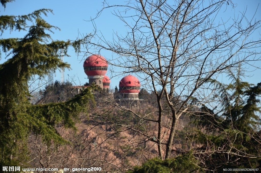 l2gsanp">信号山位于 a target="_blank" href="/item/观象山/718003"