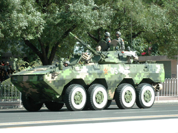zbl即装甲—步兵战车—轮式 b>) /b>又被称为 b>zbl-08 8×8轮式步兵