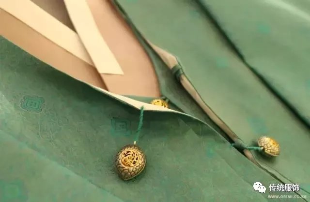 古人服饰上的“纽扣”，揭露了怎样历史的恩怨与传统的启示？_百科TA说