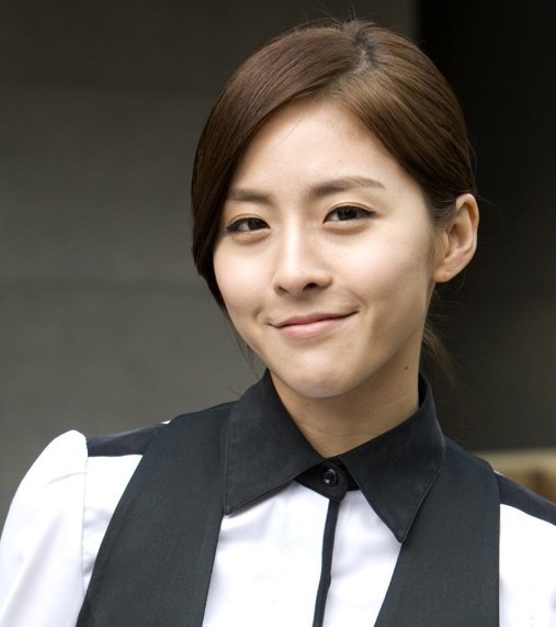  p>陈艺瑟(朝鲜语:         ),1985年9月24日出生于首尔,韩国女演员.