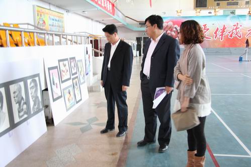 市第十三中学(英文名:the daqing 13 middle school,简称:大庆十三中)