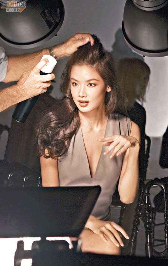  p>乐基儿,1980年8月22日出生于 a target="_blank" href="/item/澳门