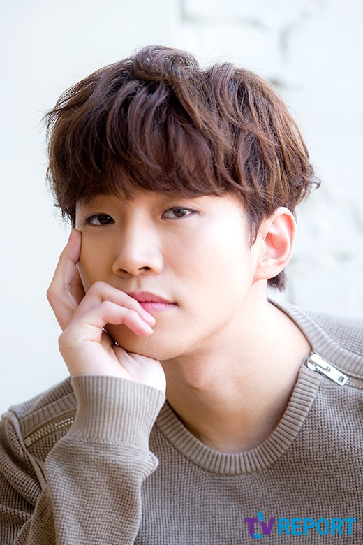  p>李俊昊(lee junho),1990年01月25日出生,韩国男子组合 a target="