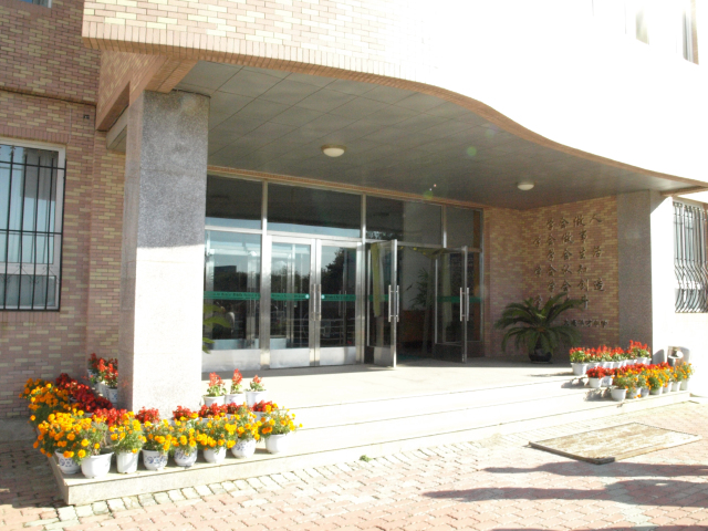 大连市华才中学