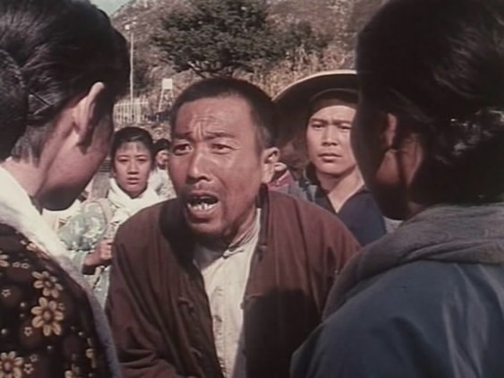 《青松岭》是 a target="_blank" href="/item/长春电影制片厂