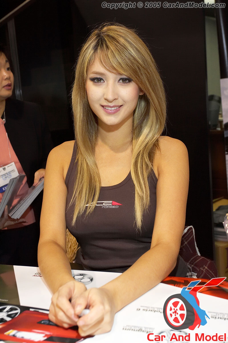  p>莉亚·迪桑 i>(leah dizon) /i>,1986年9月24日出生于美国内华达州