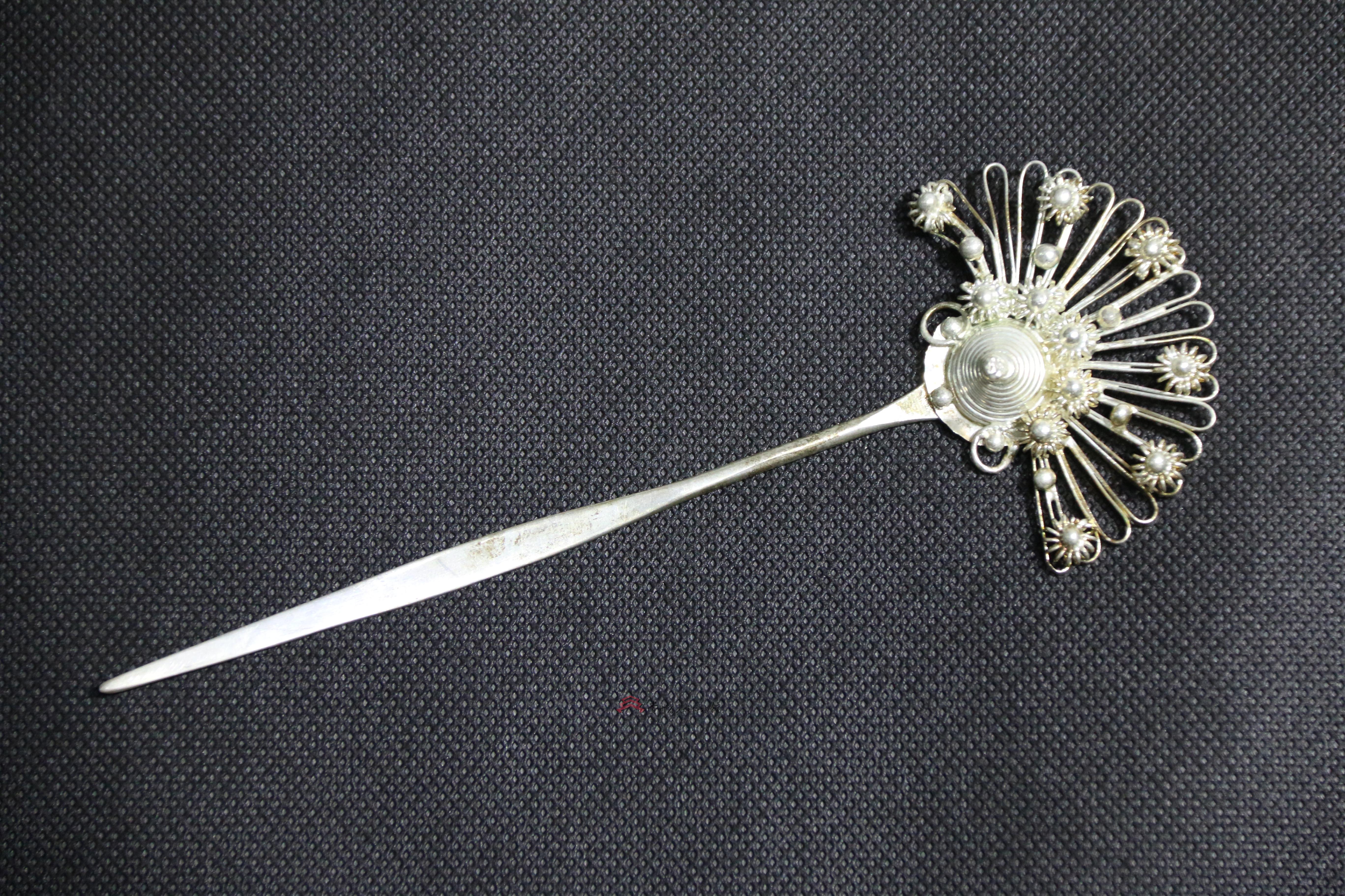 当代兴义苗族扇形珠花头钗