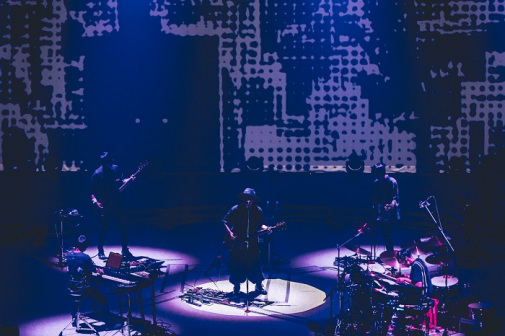 2021年限定演唱会“APOLOGIES 雨天决行”