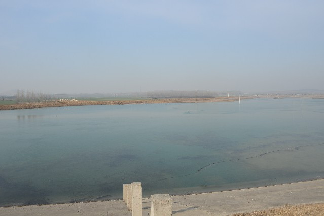  p> 郭集水库位于铜山县房村镇孔楼村西,属沂沭泗流域,兴建于1956年