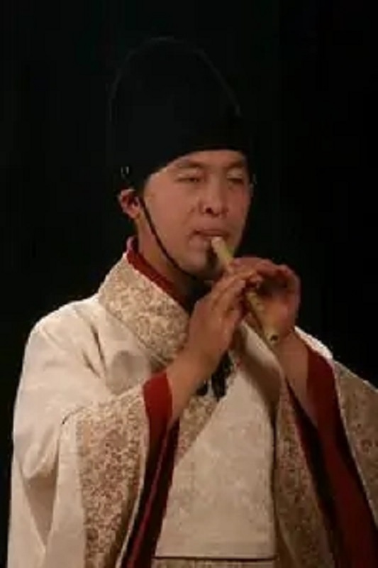  p>小闷笛,俗称皮哨子,是彝族双簧气鸣乐器.