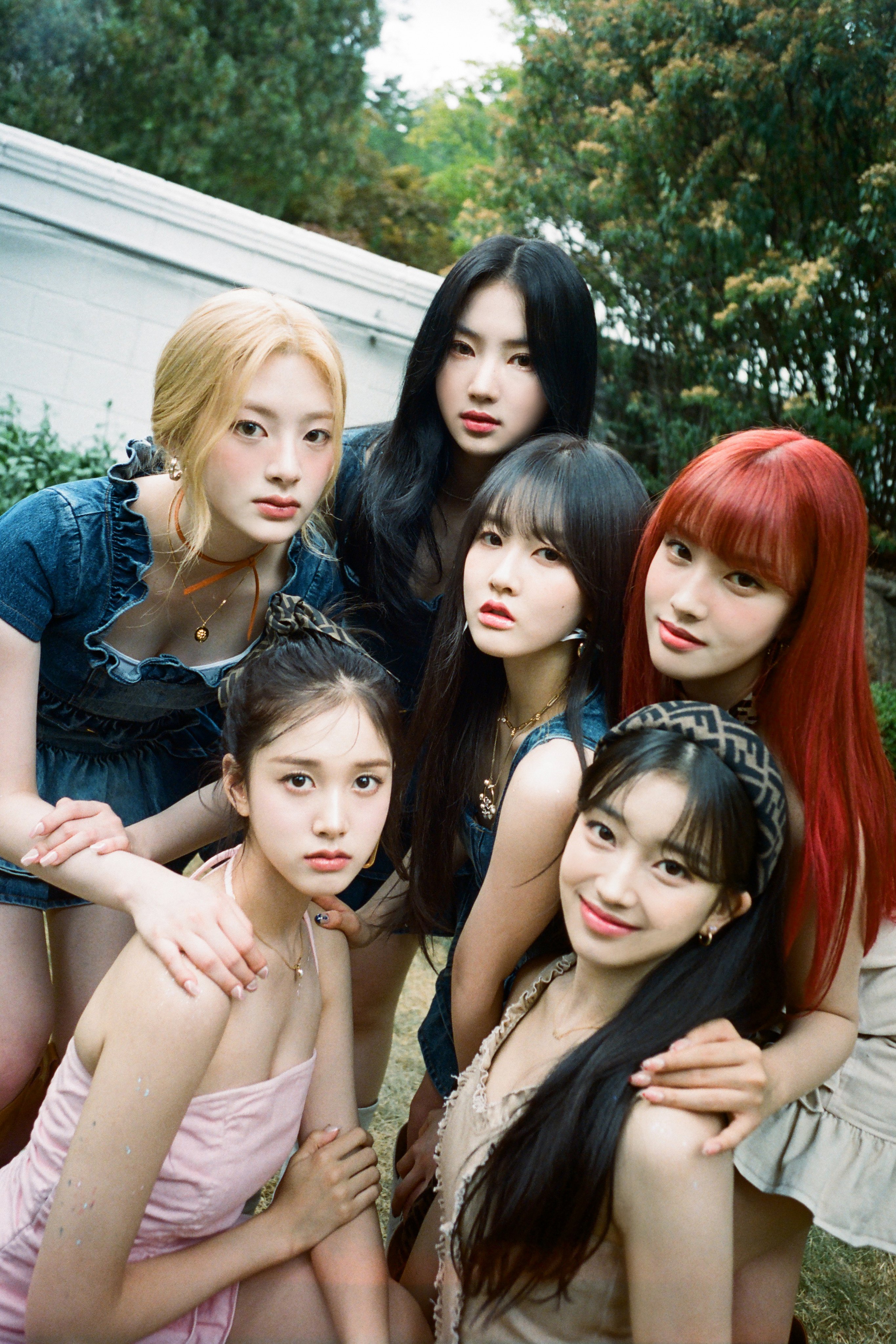 是由high up entertainment于2020年11月12日推出的韩国女子演唱团体