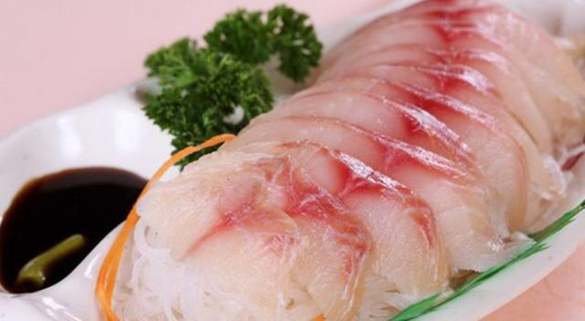 href="#">鱼脍 /a>,脍或鲙,是以新鲜的鱼贝类生切成片,蘸调味料食用的