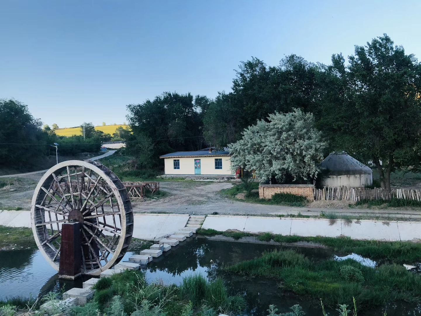  p>水磨沟村隶属于新疆维吾尔自治区木垒哈萨克族自治县西吉尔镇. /p>