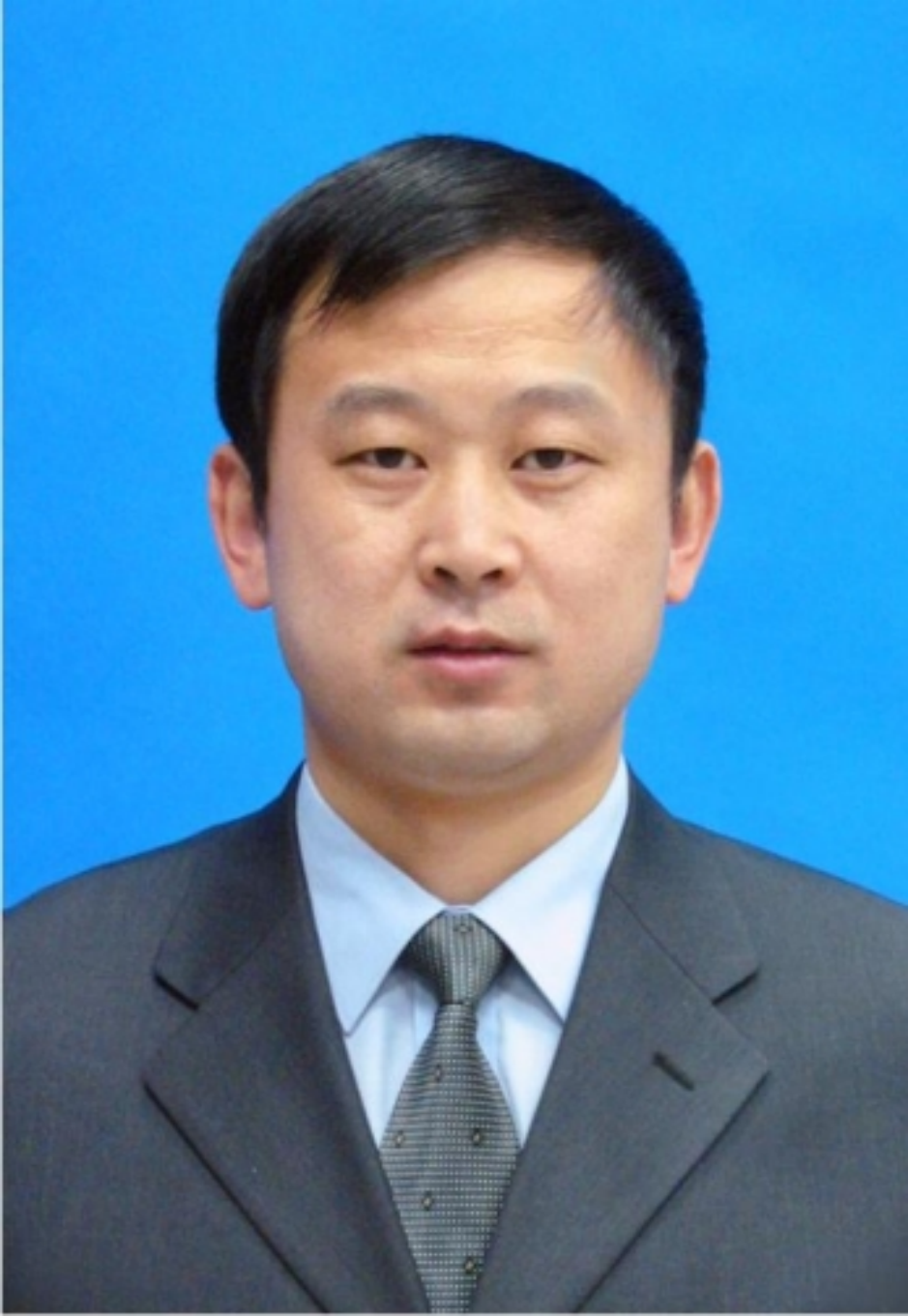 赵平