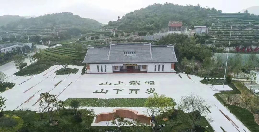  p data-id="gnx90800ie">军营村位于莲花镇境内