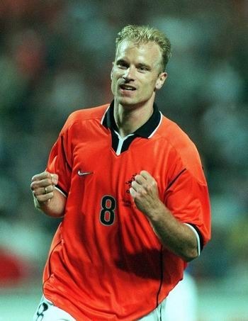  p data-id="go0f8r4rxt">丹尼斯·博格坎普(dennis bergkamp),全名