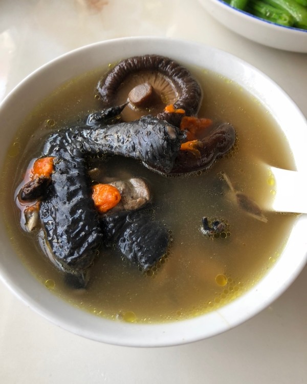  p>枸杞红枣乌鸡汤是一道 a href="#" data-lemmaid="4983316">菜品 