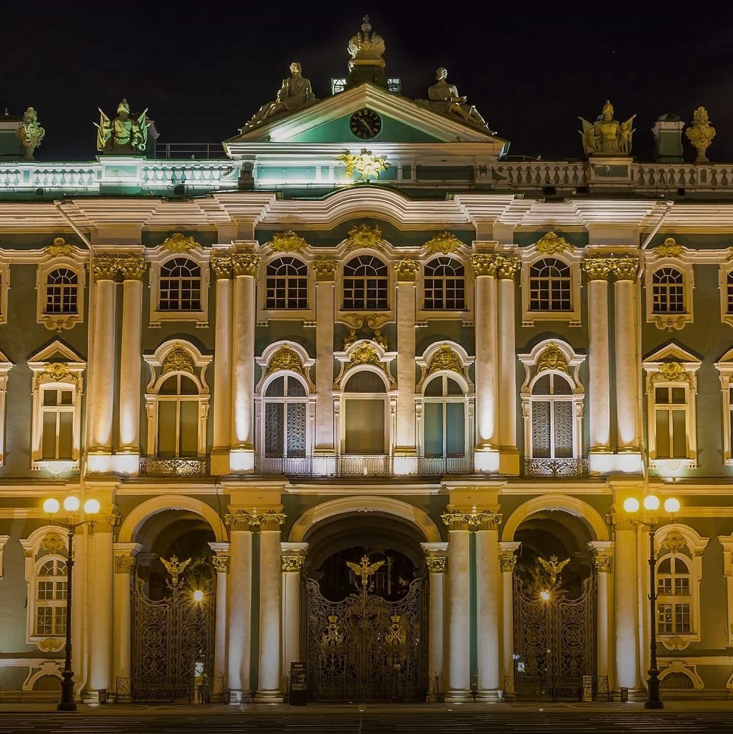  p>冬宫( winter palace,俄文:Эрмитаж)是俄罗斯国家博物馆 a