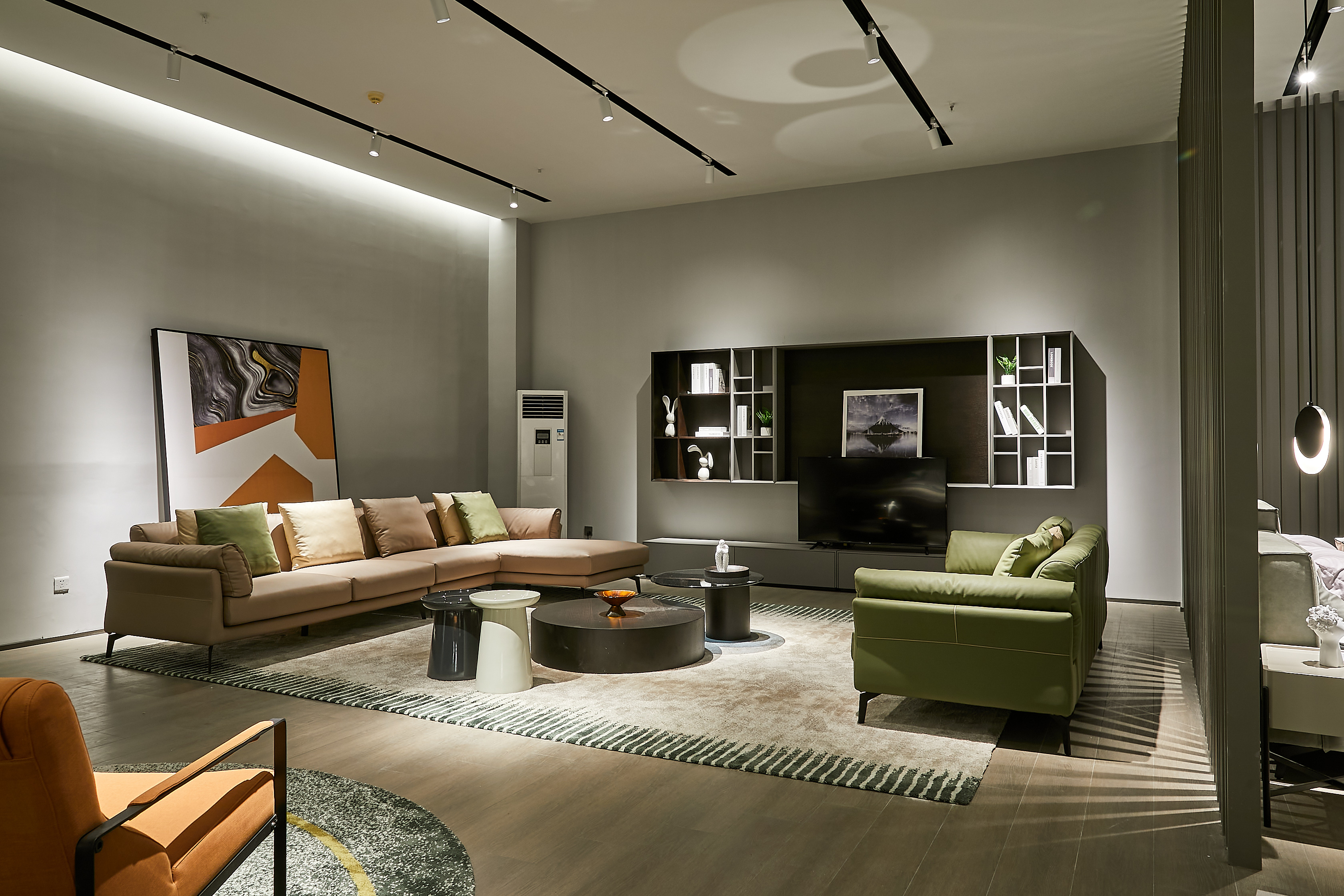 ctrid="2cqumq7lb6i">布梵家居是一家专注于高端时尚休闲沙发的研发