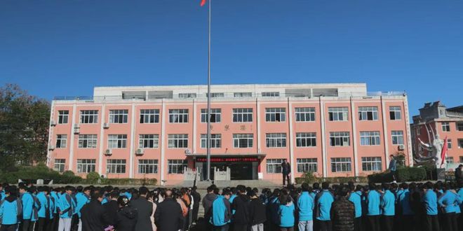  p data-id="gnao4p0slm">新县千斤高中是始建于1958年的农村高中,在