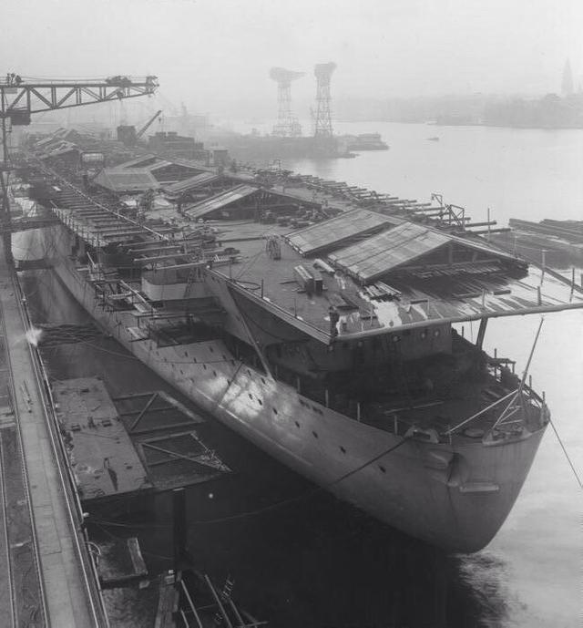  p> b>航空母舰 /b>,简称"航母",是一种以舰载机为主要作战武器的大型