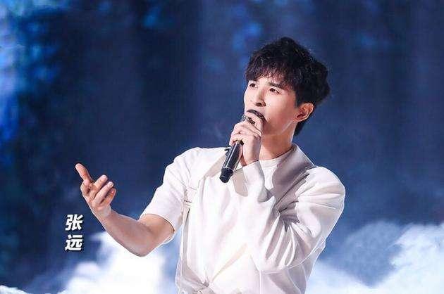 他曾靠选秀一举成名，如今34岁“高龄”却和小鲜肉争高下，悲剧！_百科TA说