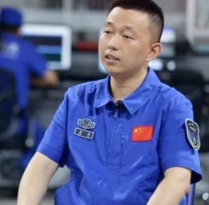 冯伟（太原卫星发射中心海上发射团队1号指挥员）_百度百科