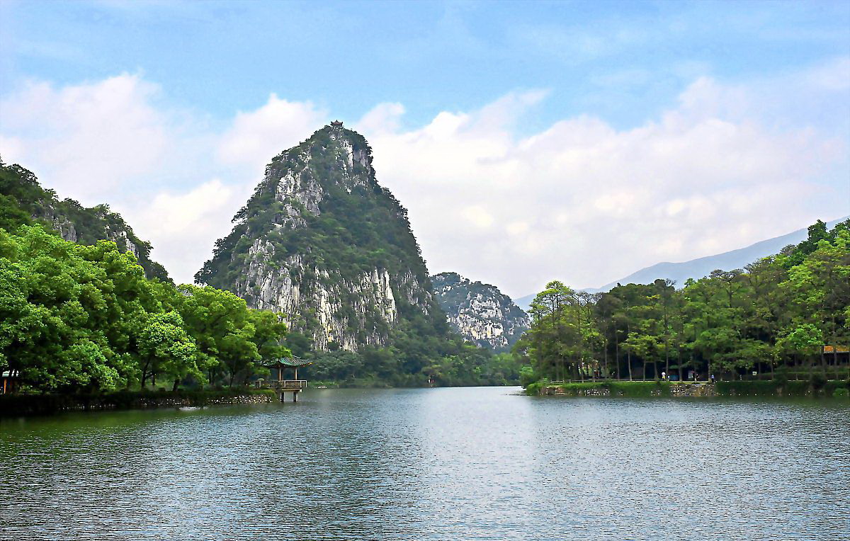  p>广东,简称"粤", a target="_blank" href="/item/中华人民共和国