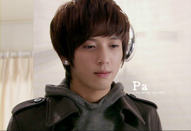  p>《原来是美男啊》是韩国sbs电视台2009年10月7日起首播的水木剧,由