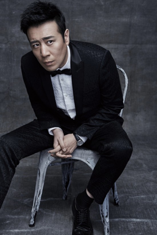  p>于和伟,1971年5月4日出生于辽宁省抚顺市东洲区,中国内地影视男