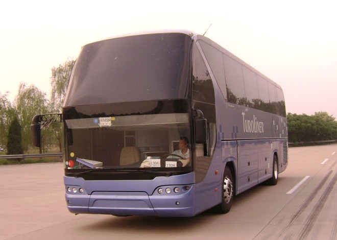  p>旅游客车(touringcoach)是一种为旅游而设计和装备的 a href="#"