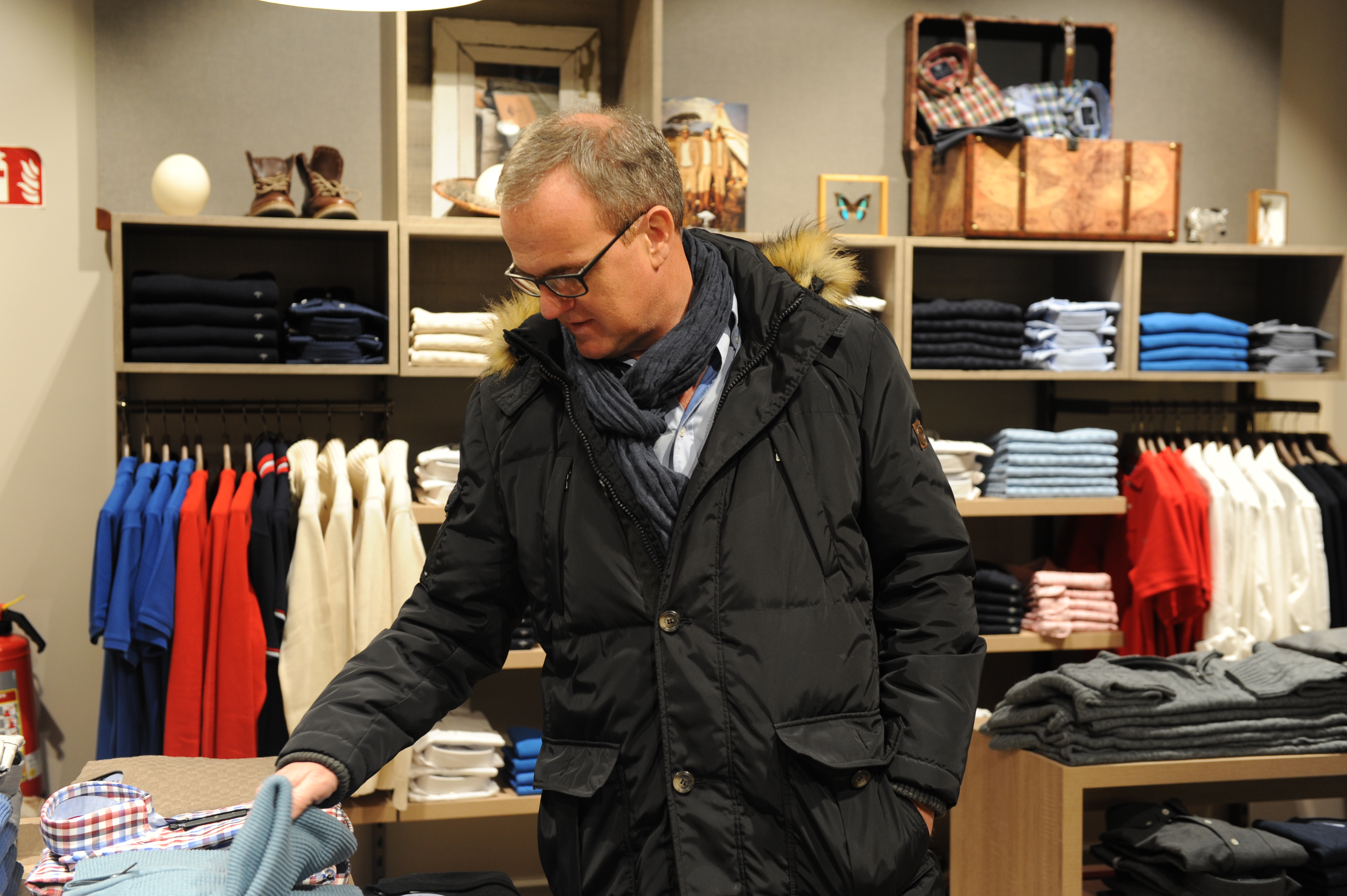  p>fynch-hatton(德国树),是德国著名时尚男装品牌,总部位于德国北