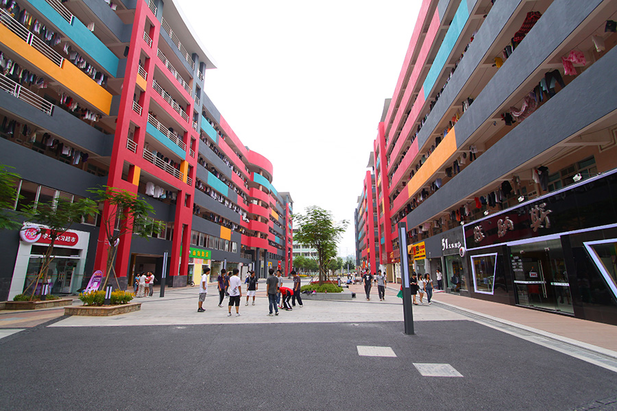  p>广东岭南现代技师学院始建于2005年6月,是经 a target="_blank"