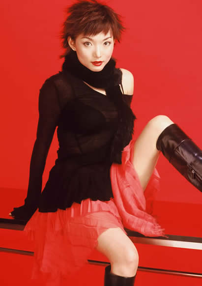  p>蒋虹,出生于上海,毕业于上海幼儿师范专科学校,中国内地女演员