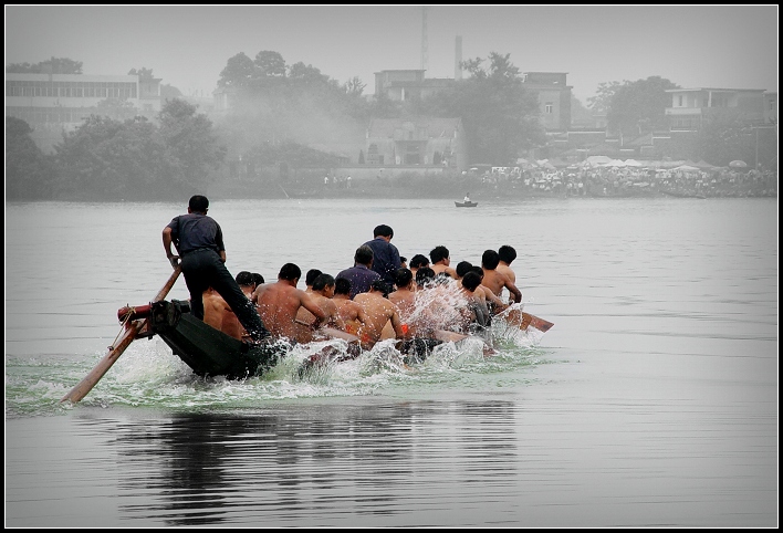  p>礼港湖,位于江西省高安市八景镇礼港大队,由礼港村,保里村,后塘村