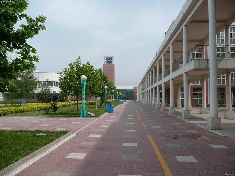 河北省河间市第一中学