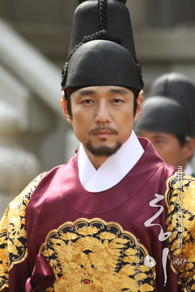  p>池珍熙,1971年6月24日出生于韩国首尔,韩国男演员,毕业于明知专业