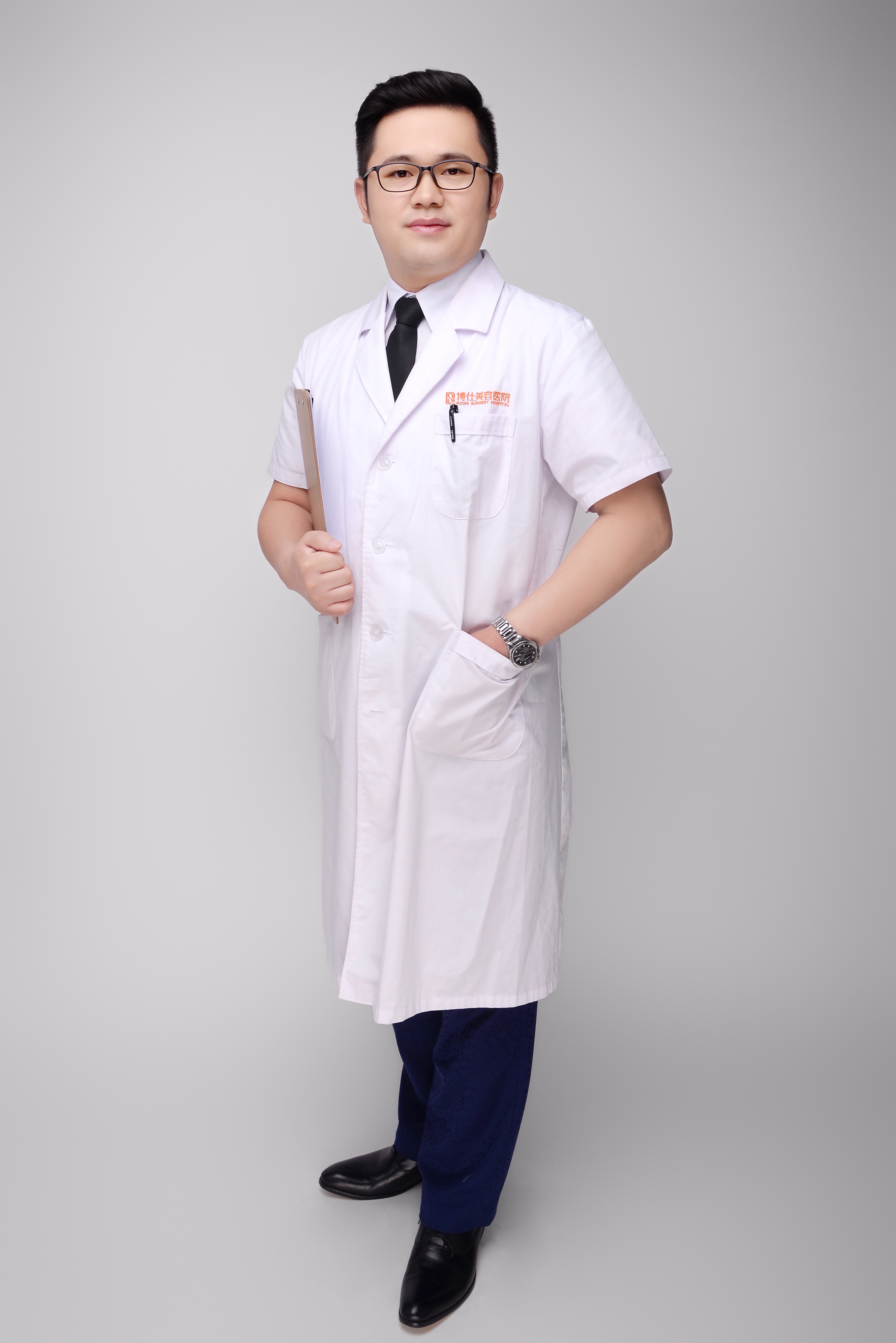  p data-id="gnbbzqelpz">刘野,男,常州博仕医疗美容医院医生. /p>