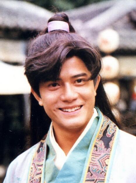  p>《伦文叙老点柳先开》是由罗文执导, a href="#" data-lemmaid="