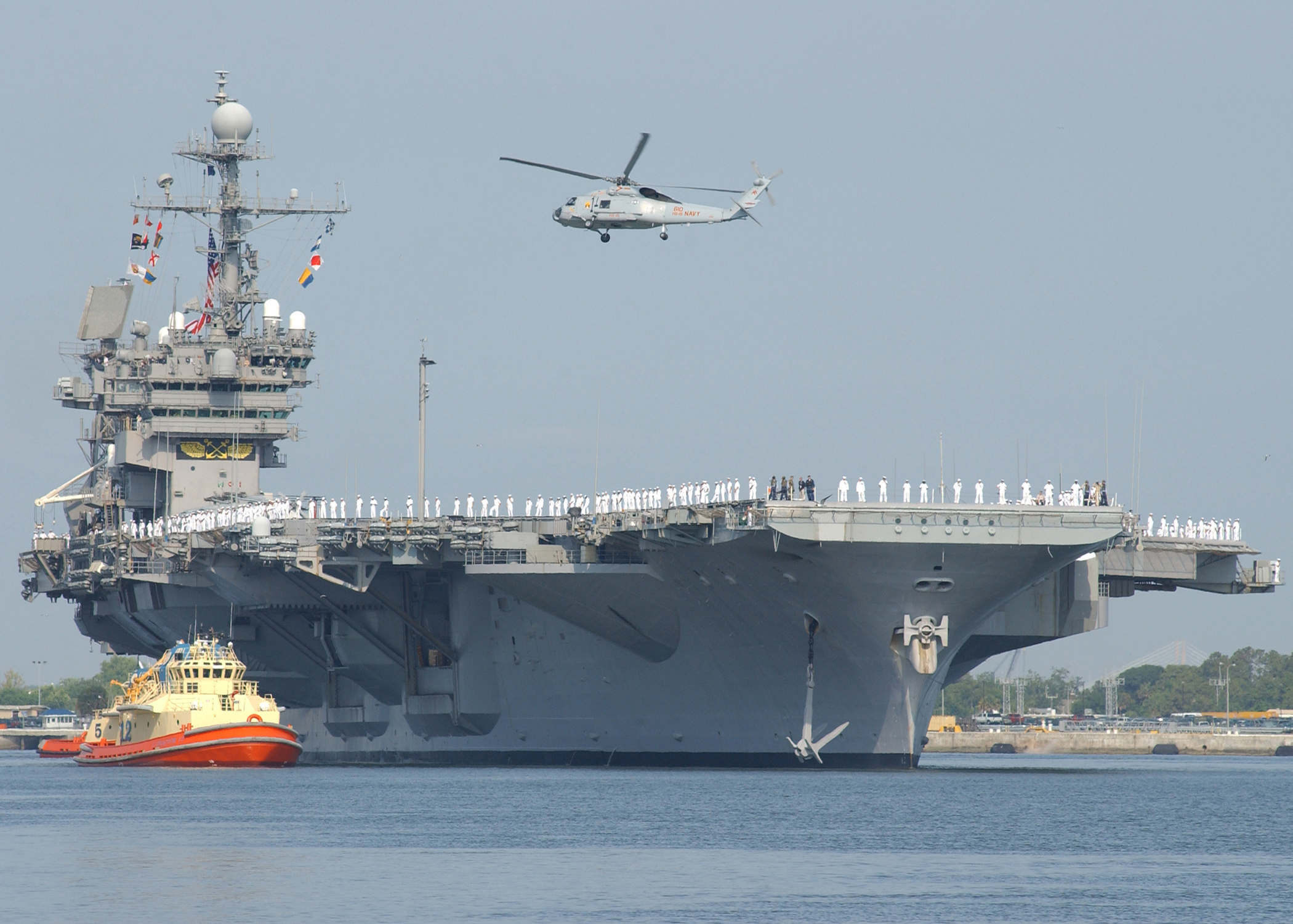 美国"小鹰"级航空母舰