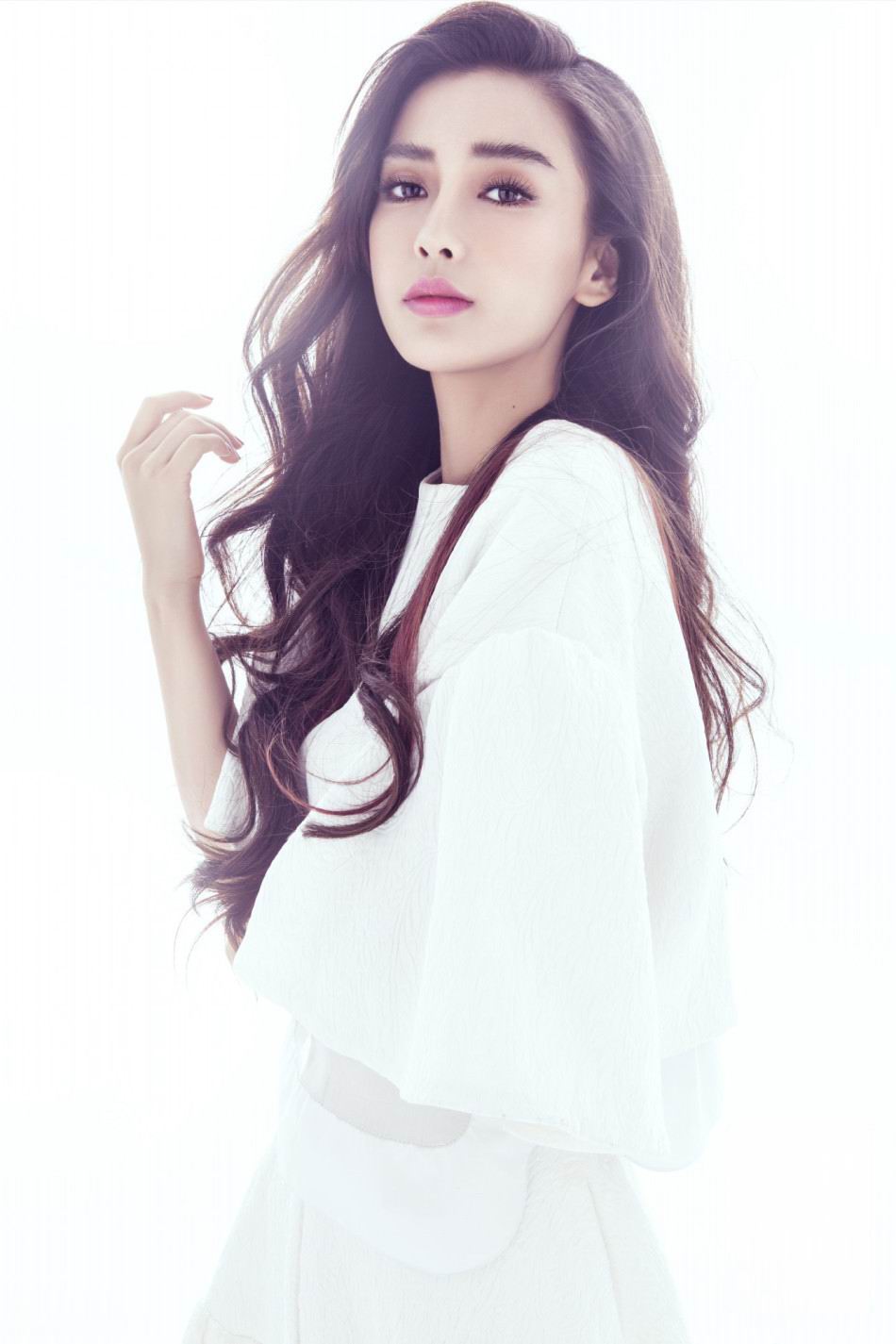  p>angelababy(杨颖),1989年2月28日出生于上海市,中国内地影视女演员