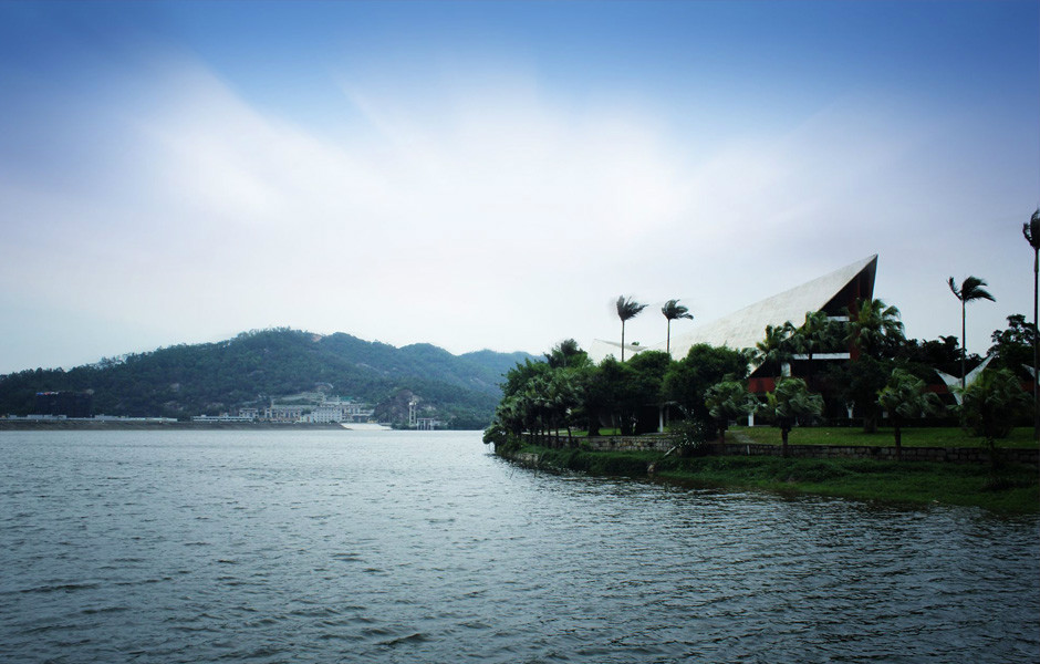  p>石岩湖温泉度假村,位于 a target="_blank" href="/item/深圳市