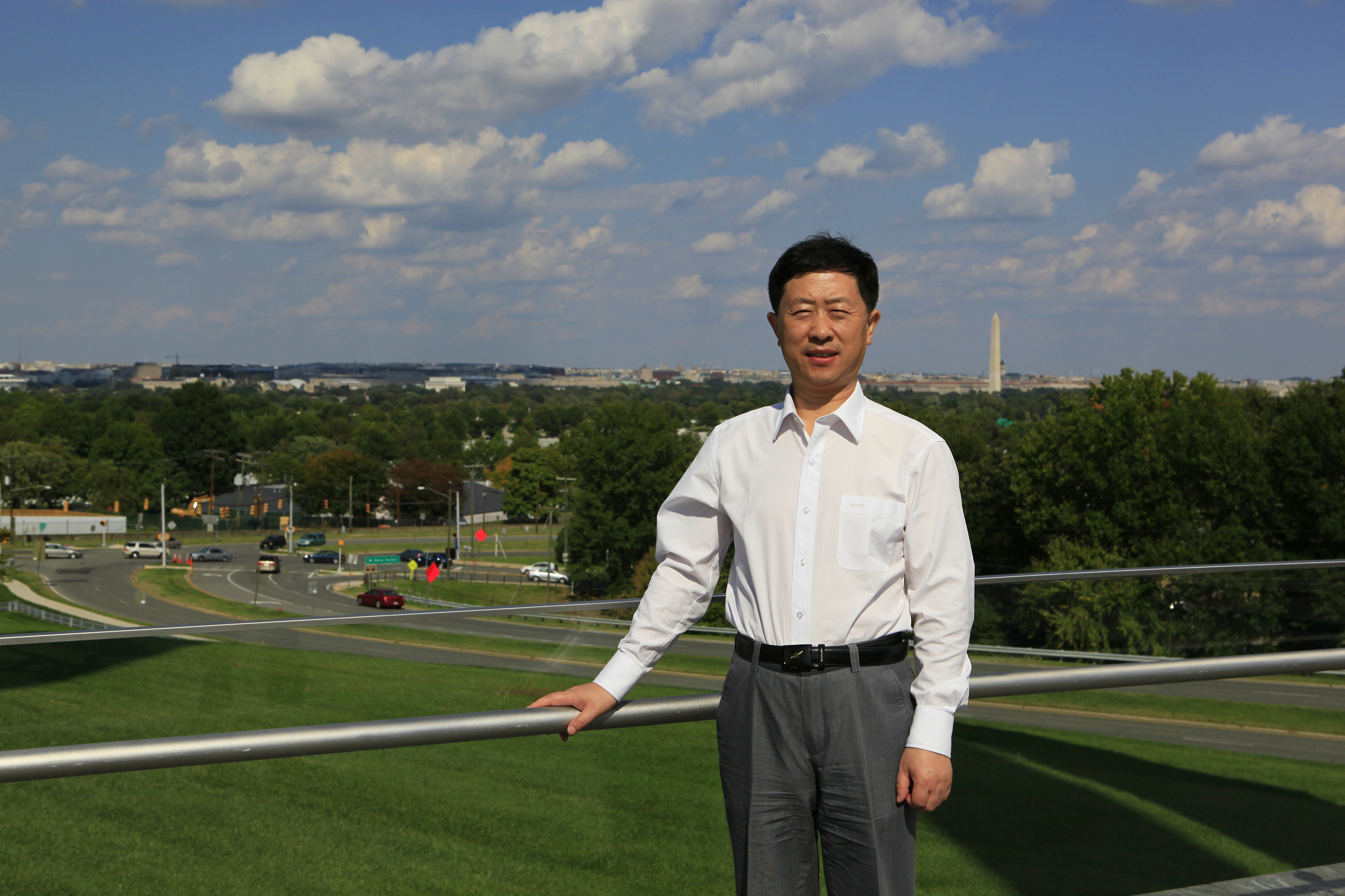 汉族,1963年2月5日生,辽宁省 a target="_blank" href="/item/台安县