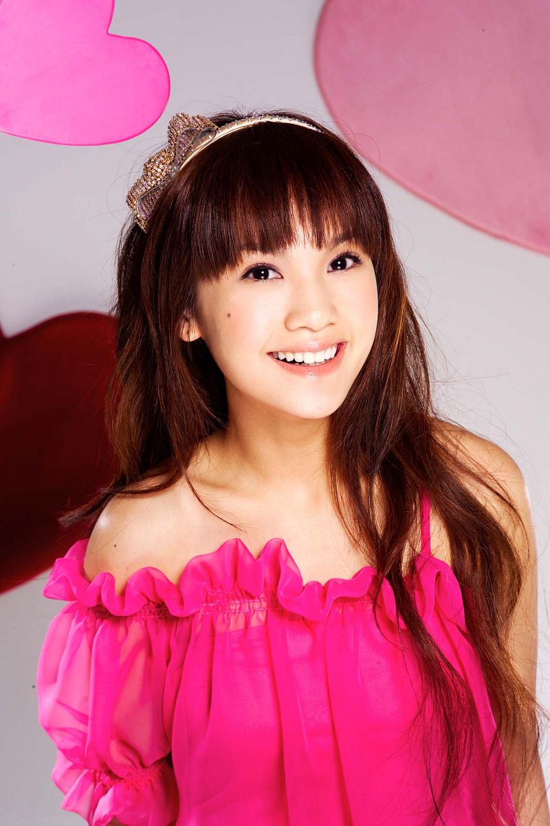  p>杨丞琳(rainie yang),1984年6月4日出生于台湾省台北市,祖籍广东
