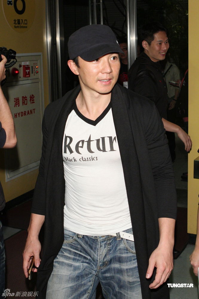  p>刘畊宏,1972年10月7日生于台湾省高雄市,中国台湾男歌手,创作人