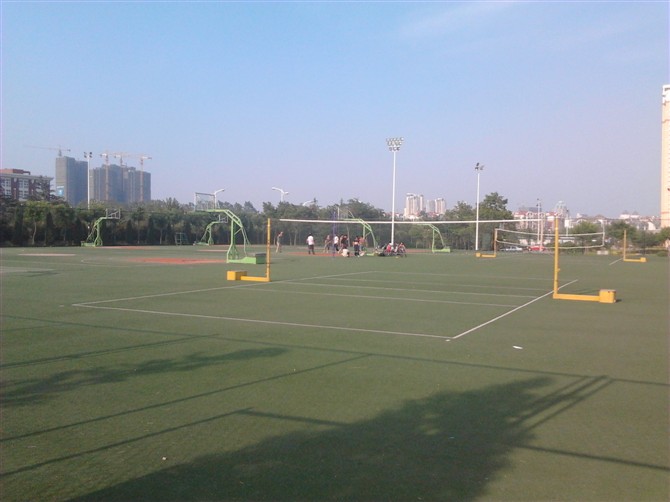  p>青岛西海岸新区第一高级中学,学校始建于1964年历史悠久.