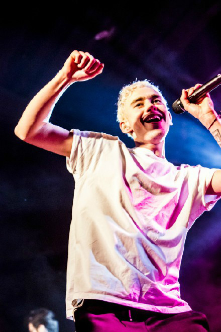  p>奥利·亚历山大,英文名:olly alexander,男,1990出生于英国,歌手
