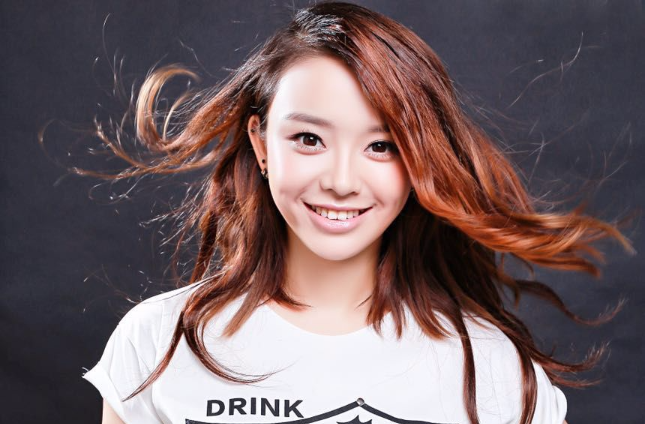  p data-id="gnyuxvzugi">王艺霖,1991年4月13日出生,中国内地女歌手