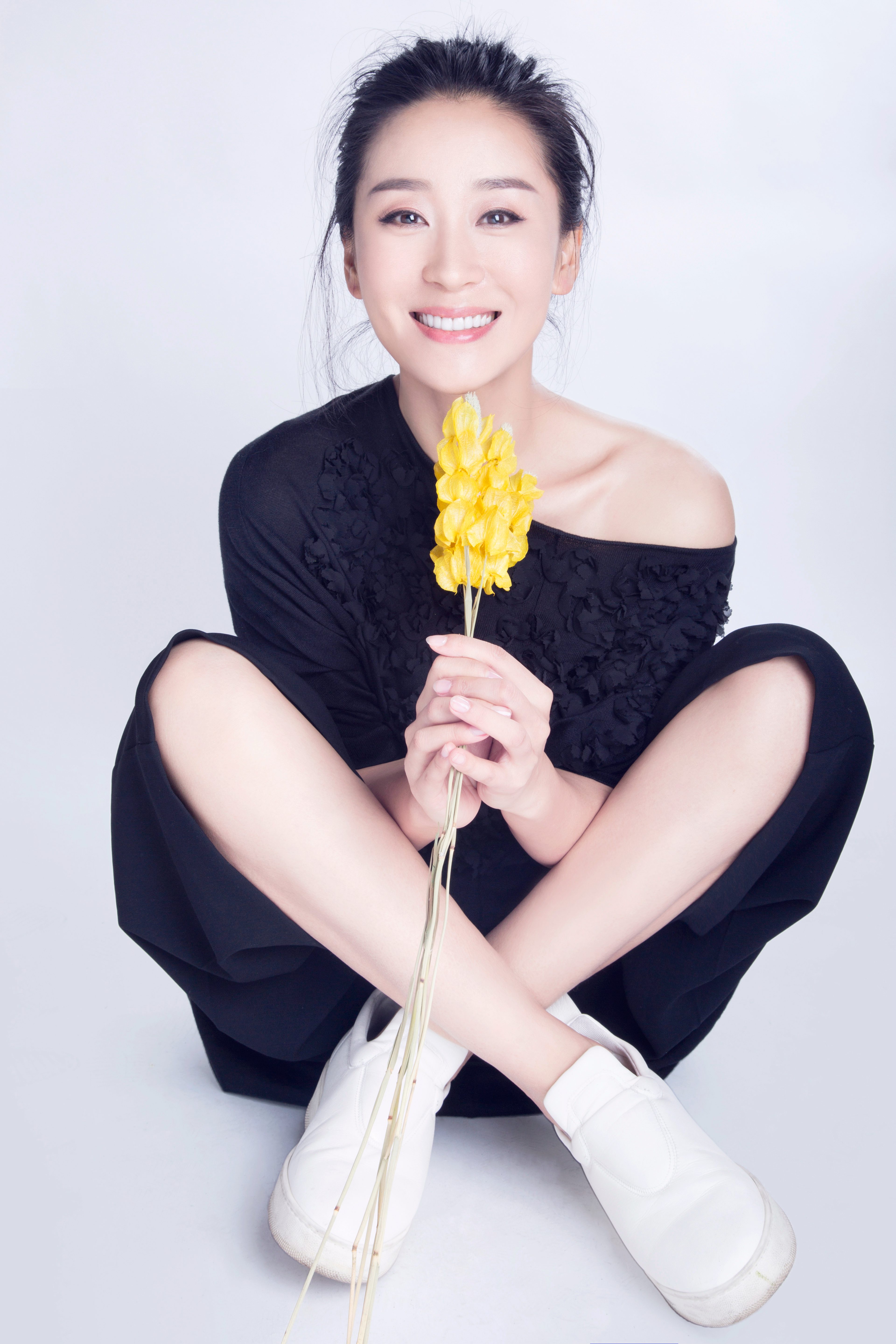  p>苗圃,1977年2月22日出生于陕西省西安市,中国内地影视女演员,毕业